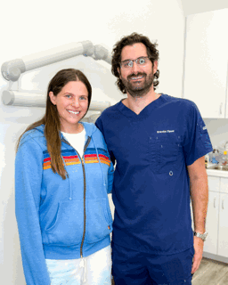 Happy patient with Dr. Zipper